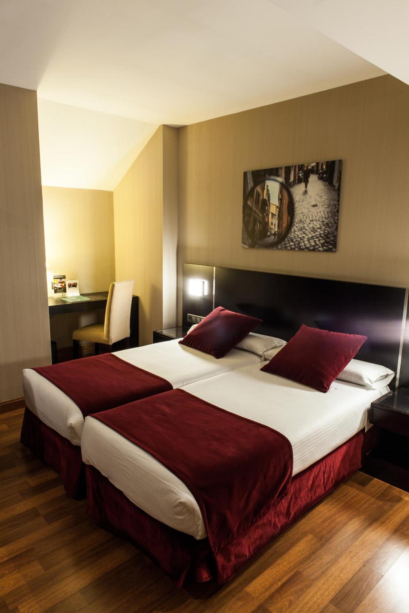 Basic Triple Room
