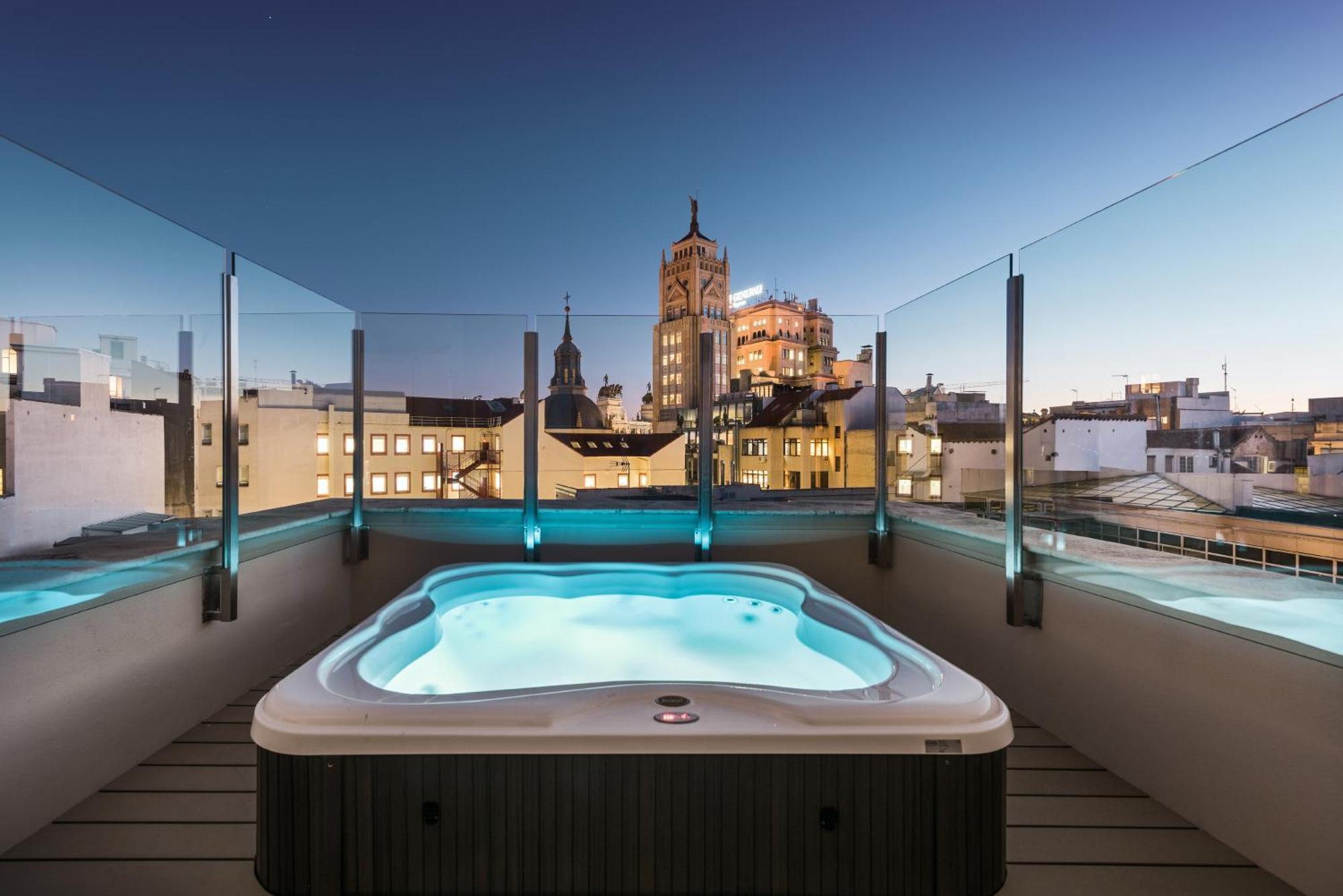 Superior Double Room with Terrace and Jacuzzi®