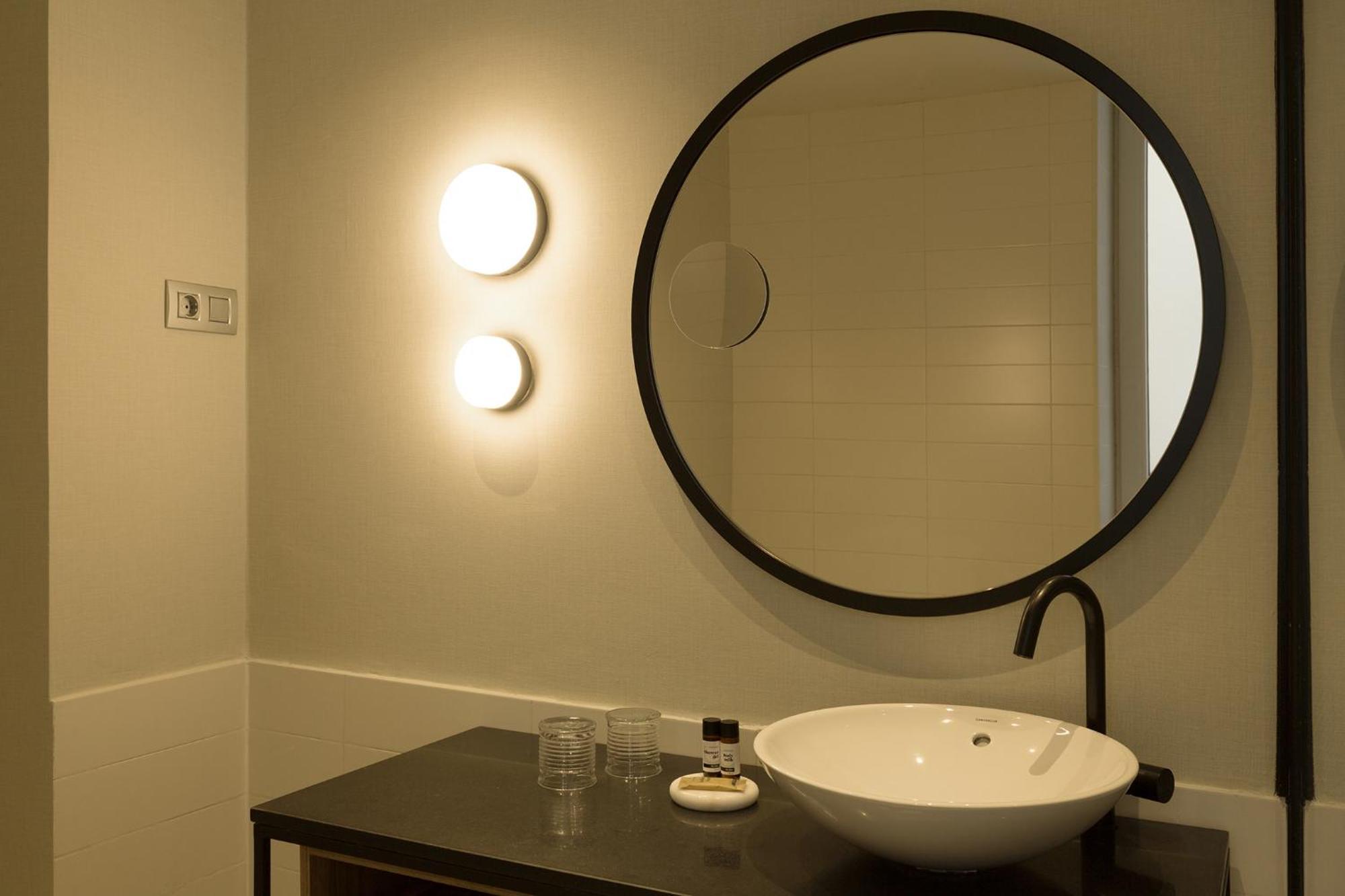 Double or Twin Room (1-2 Adults)