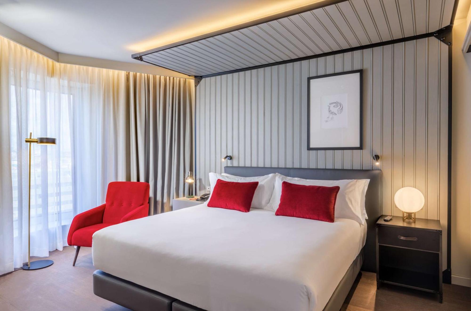 Premium Corner King Room