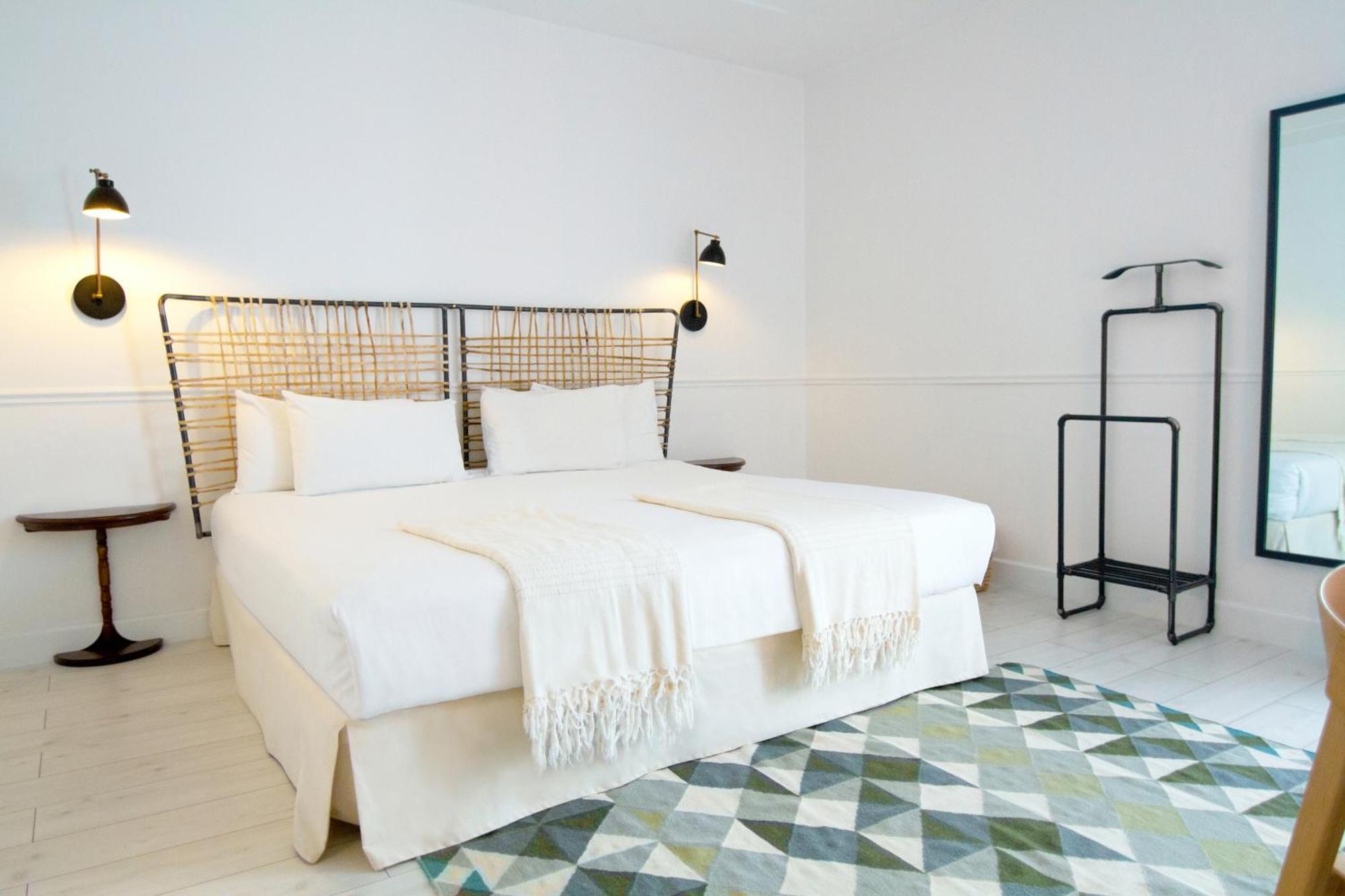 Deluxe Double Room,1556794258:JPEG