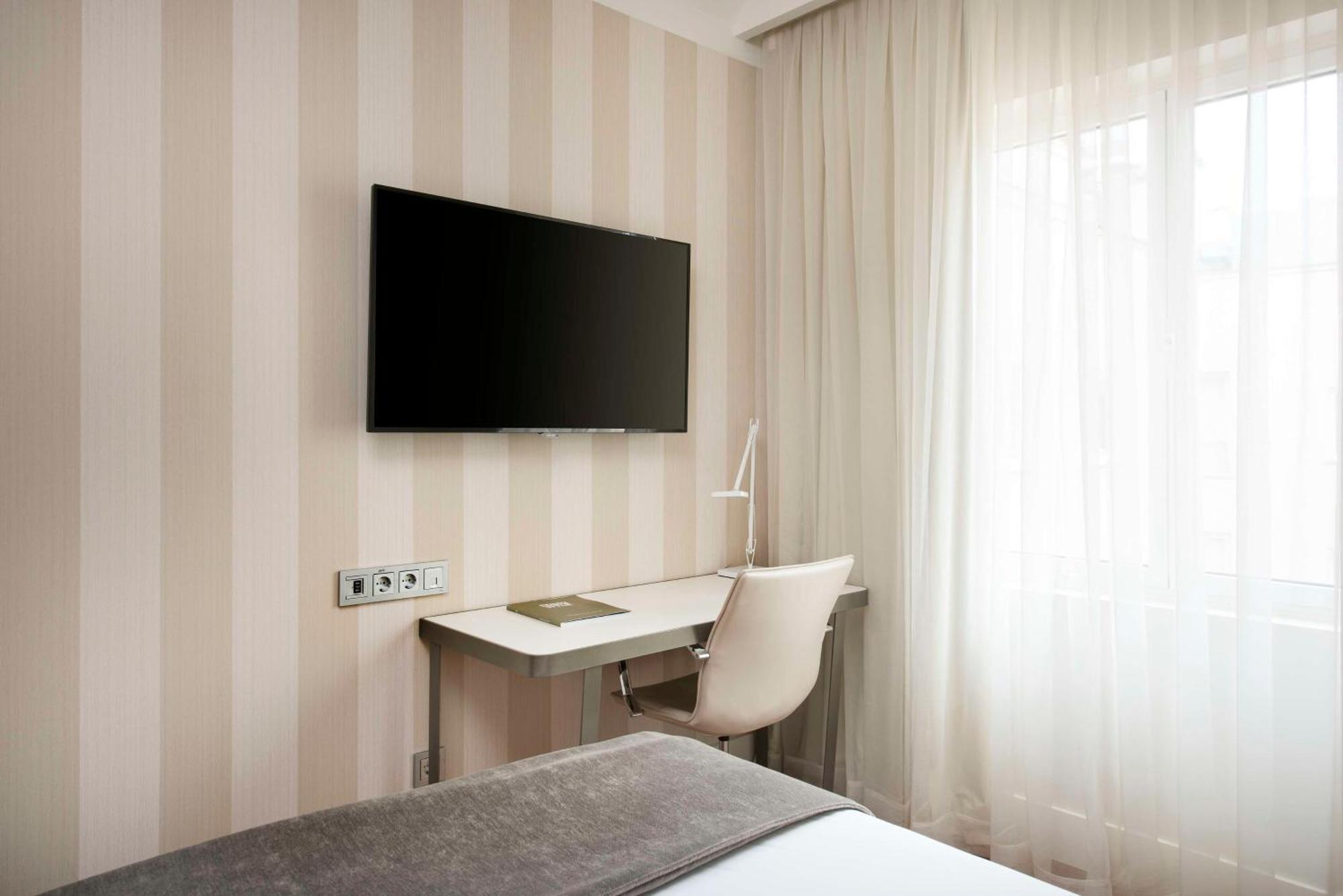 Superior Single Room