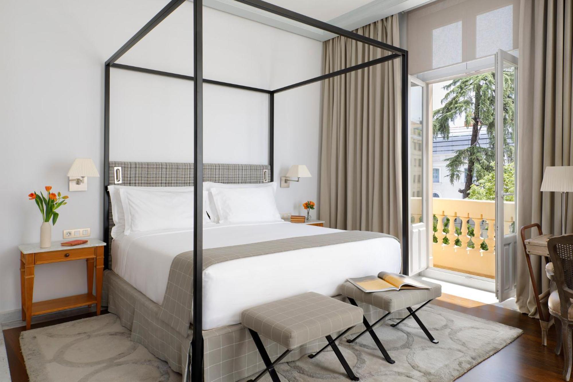 Junior Suite with Garden View