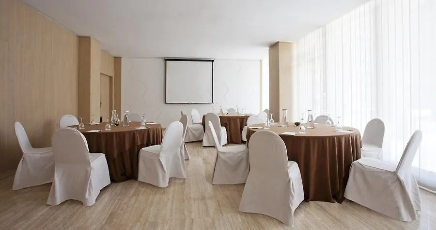 Nh Suites Prisma-1