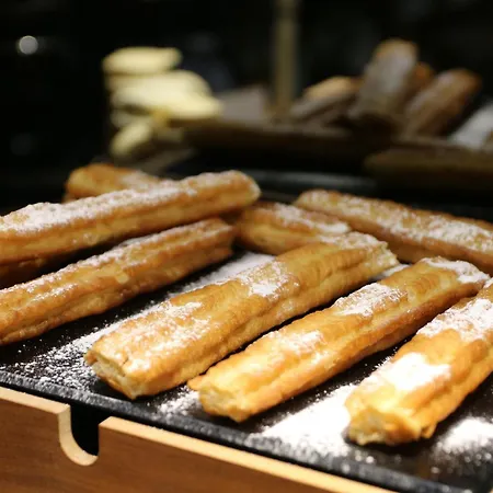 Hotel Crowne Plaza Madrid Airport-3