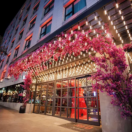 Radisson Red Madrid-3